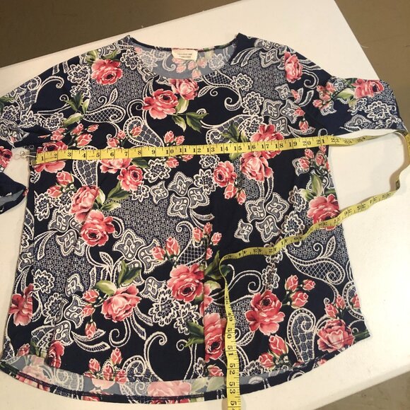 Exclusive One Blouse with bell sleeves, Size 1X - Picture 3 of 8